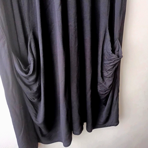 Black LNBF "Leave Nothing But Footprints" Loose Fitting Sleeveless Dress. - Picture 3 of 5